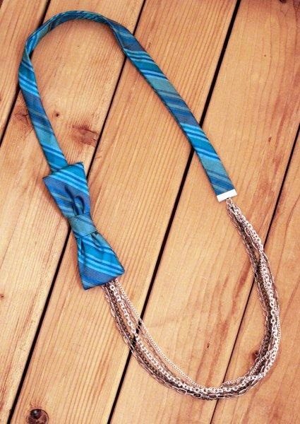 Flamingo Toes Bowtie Necklace