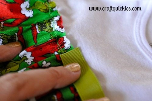 I love this Grinch inspired outfit! So simple to make!