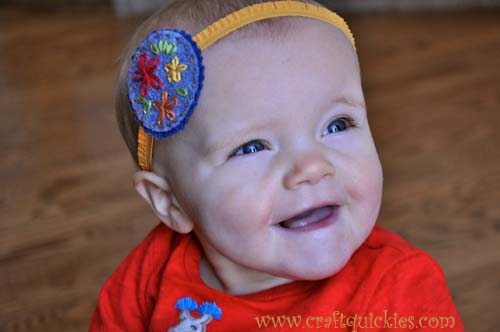 I love this sweet romantic stitched wool felt headband! Come see the simple tutorial.