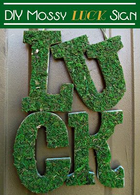 DIY Mossy Luck Sign2