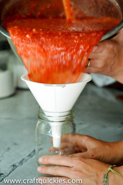 Check out the secret of this blogger's granny's amazing homemade strawberry jam! SO EASY!