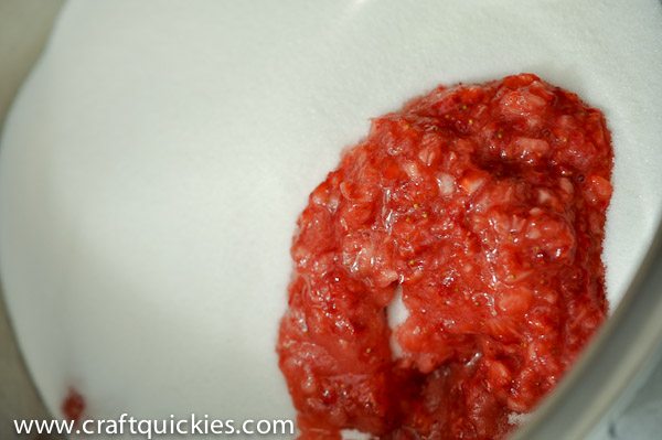 Check out the secret of this blogger's granny's amazing homemade strawberry jam! SO EASY!