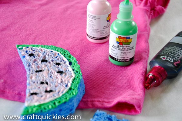 This watermelon-inspired outfit can be made in 15 minutes total! So cute!!