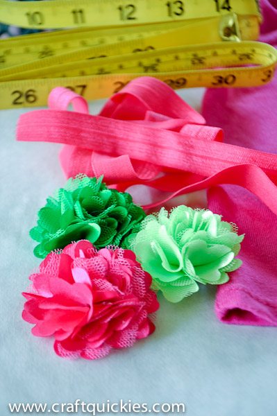 This watermelon-inspired outfit can be made in 15 minutes total! So cute!!