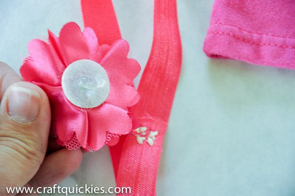 This watermelon-inspired outfit can be made in 15 minutes total! So cute!!