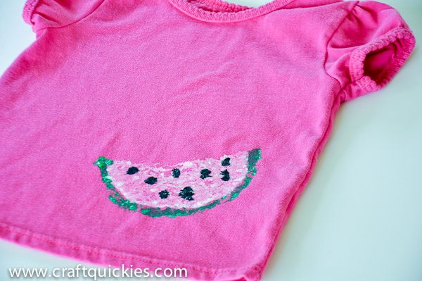 This watermelon-inspired outfit can be made in 15 minutes total! So cute!!