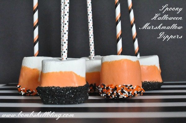 Spooky Halloween Marshmallow Dippers from Bombshell Bling - A perfect treat to make with kiddos for Halloween parties at home or for school! #halloween