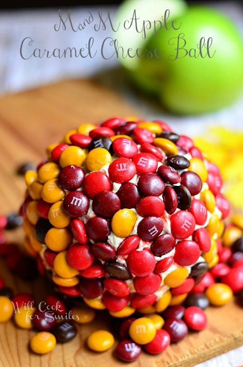 40+ New Year's Eve Party Ideas for food, decorations, activities, and more to make your kid-friendly New Years Eve Party a ball!