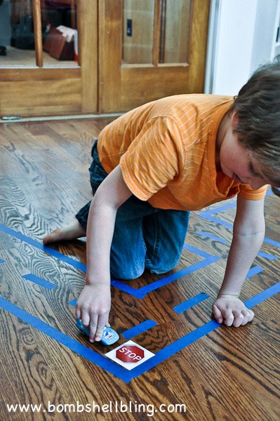 Such a cute indoor learning game for kids! Perfect for preschoolers, moms, and homeschool!