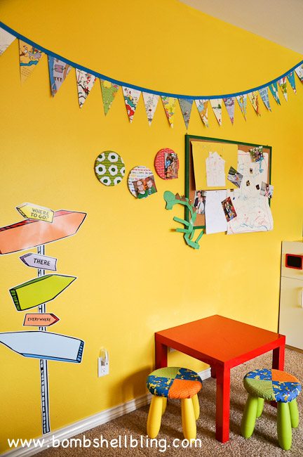 I love this Dr. Seuss bedroom! Too cute!