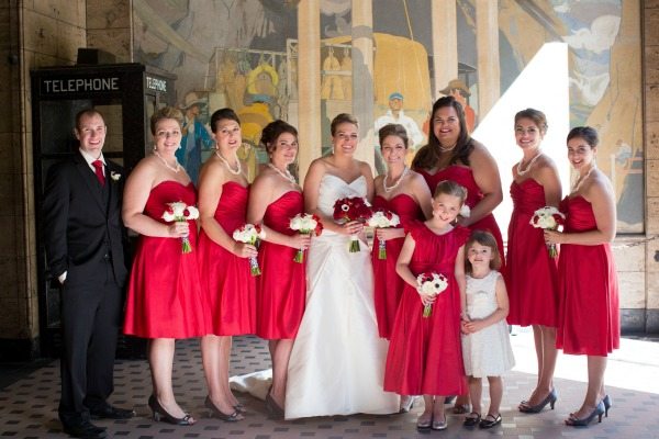 It is shockingly simple to make these stunning crystal and pearl bridal party necklaces! So pretty!