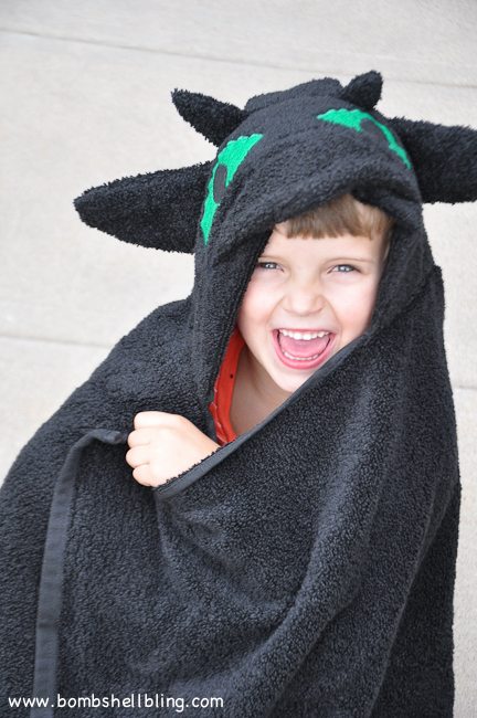 Toothless Hooded Towel-17