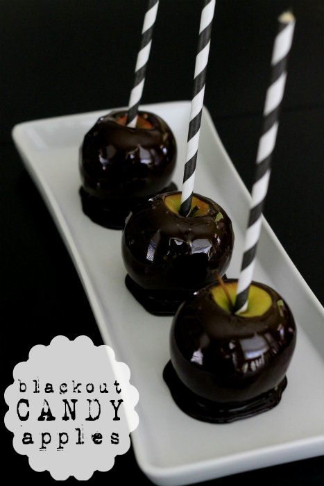 Blackout-Candied-Apples-Such-a-fun-and-spooky-way-to-do-make-apples-for-all-Halloween-festivities