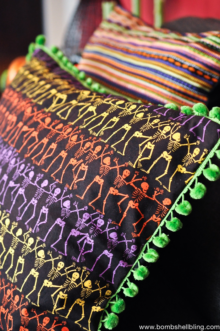 Dia De Los Muertos Pom Pom Pillow Tutorial-3