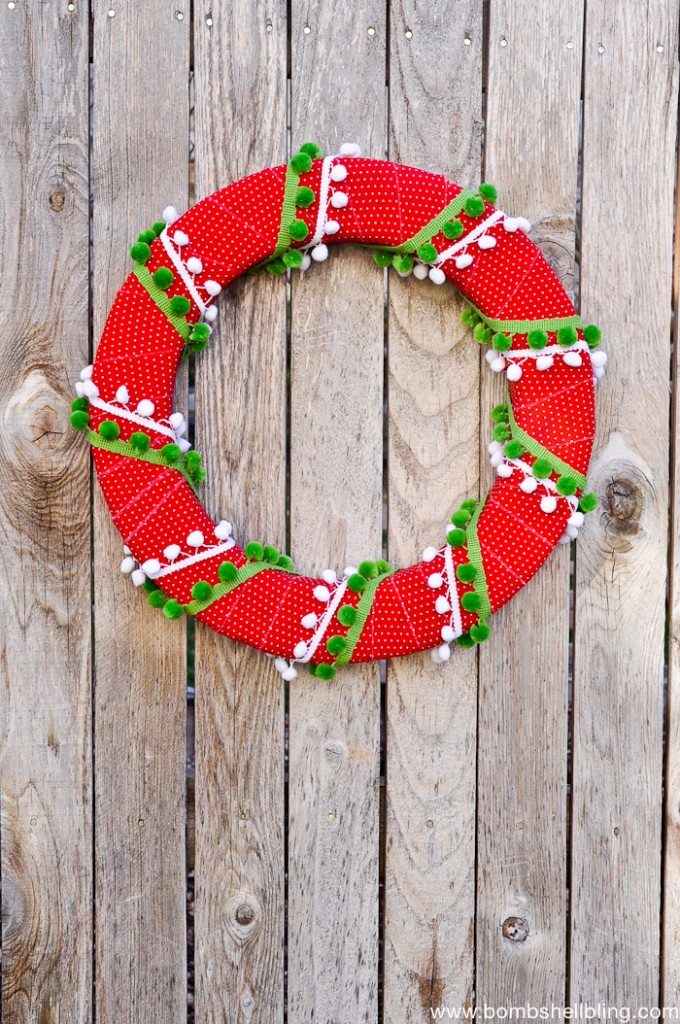 Pom Pom Christmas Wreath Tutorial-2