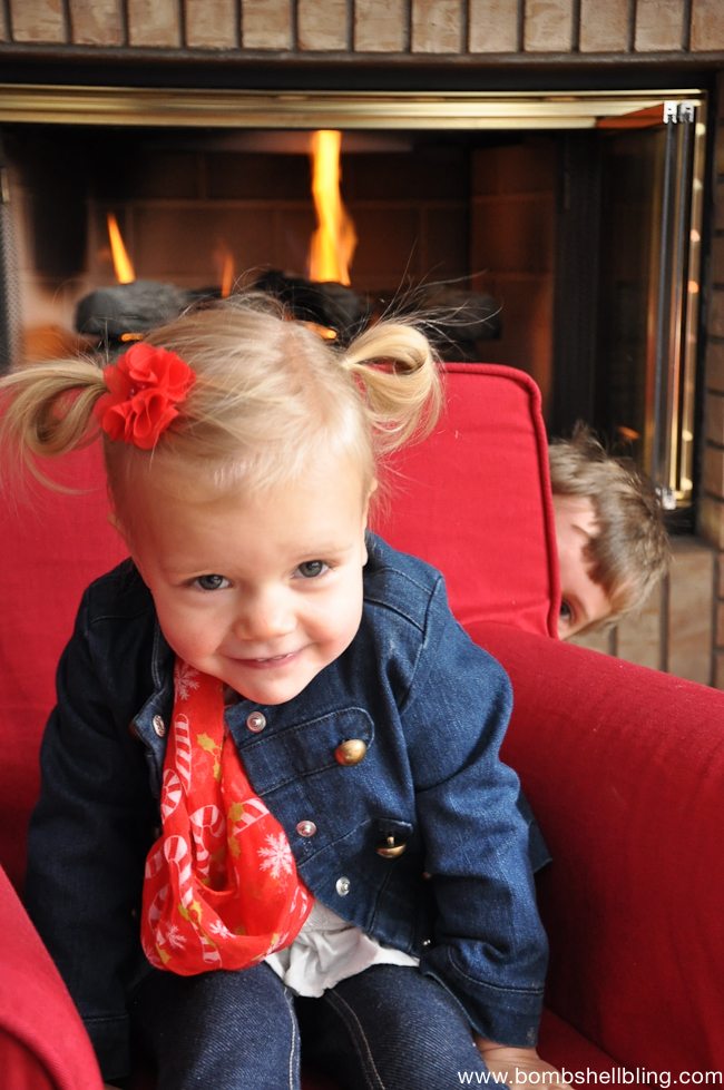 Toddler Christmas Infinity Scarf Tutorial-4