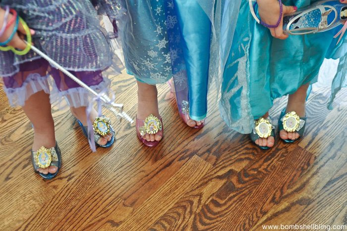 Cinderella's slipper scavenger hunt! CUTE idea!