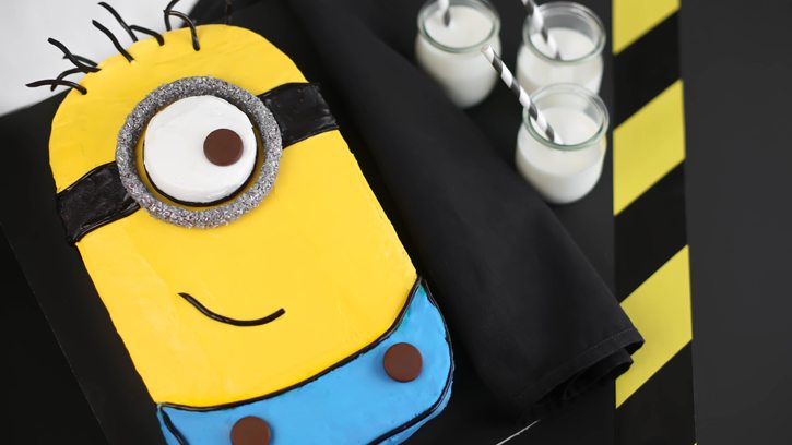*Despicable-Me-Minion-Sheet-Cake_hero