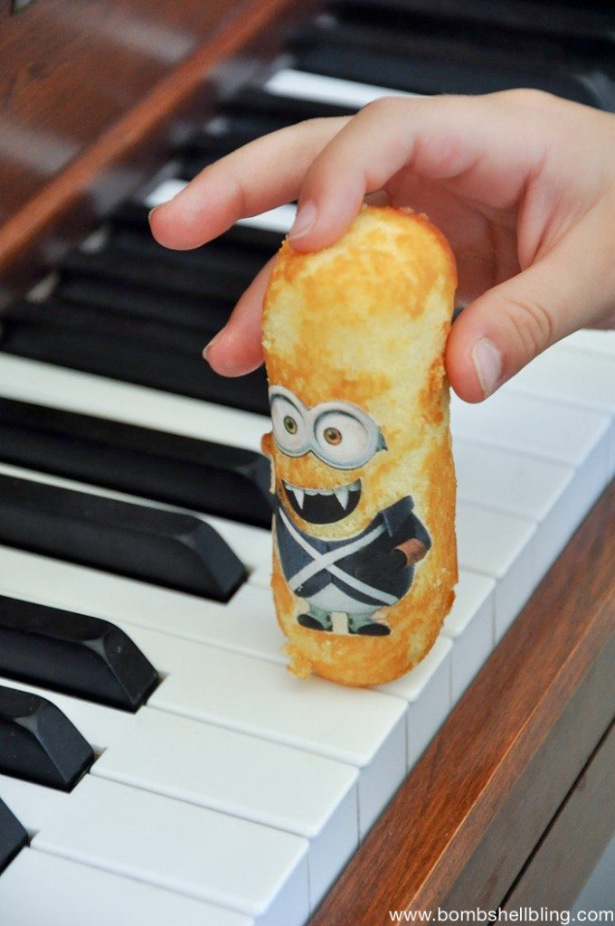 minion ideas twinkie on piano keys