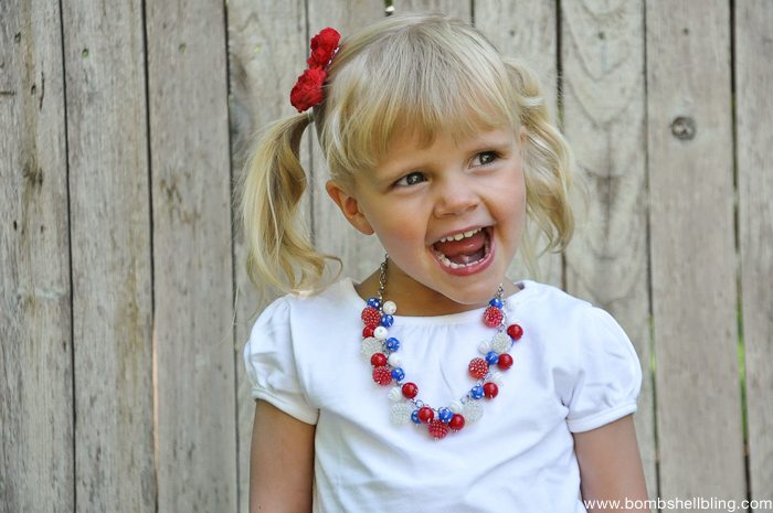 This necklace is the CUTEST for the 4th of July!!! Great tutorial!