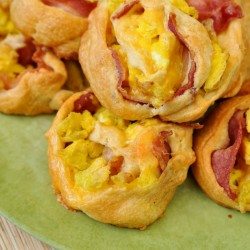 Bacon, Egg, & Cheese Breakfast Pinwheels