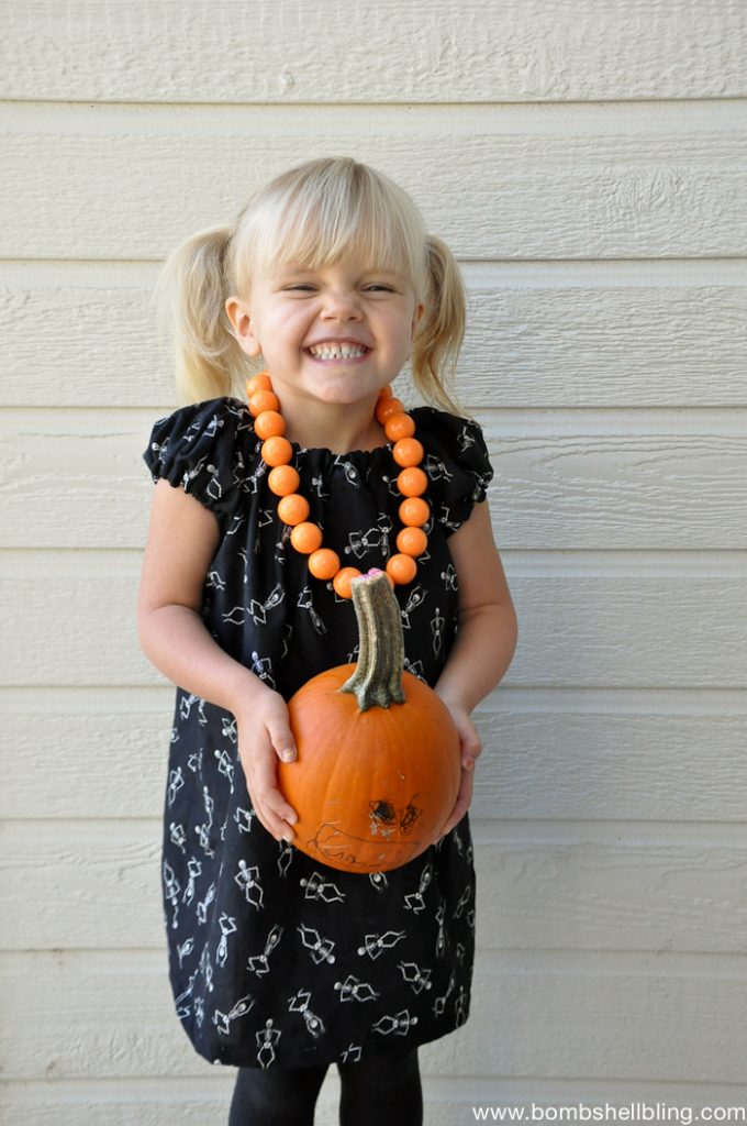 toddler-bubblegum-necklace-tutorial-4