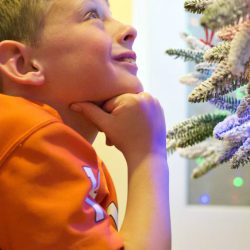 SERVICE SCAVENGER HUNT: A Fun & Easy Way to Teach your Kids to Serve this Holiday Season
