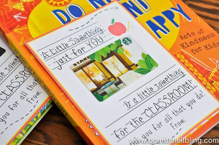 This printable teacher gift card and book gift idea is PERFECT because it is something for the teacher AND something for the classroom!