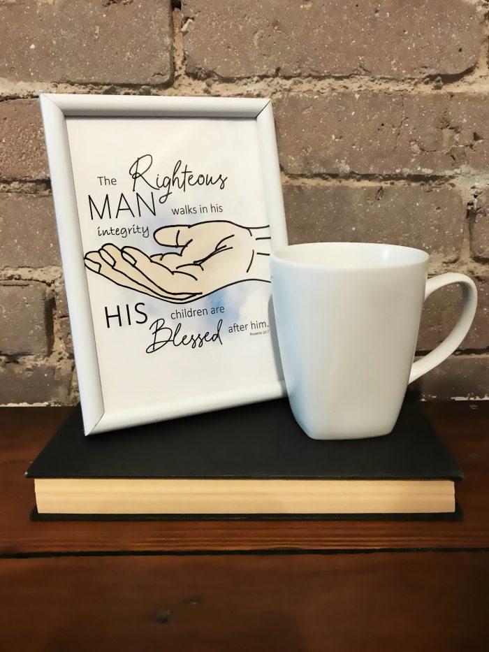 This Father's Day Proverbs Printable is a perfect gift for a wonderful father! It comes in three sizes - 8x10, 5x7, and cards - and in multiple skin tones.