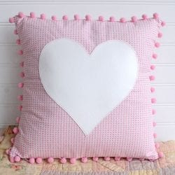 Pom Pom Heart Pillow Tutorial